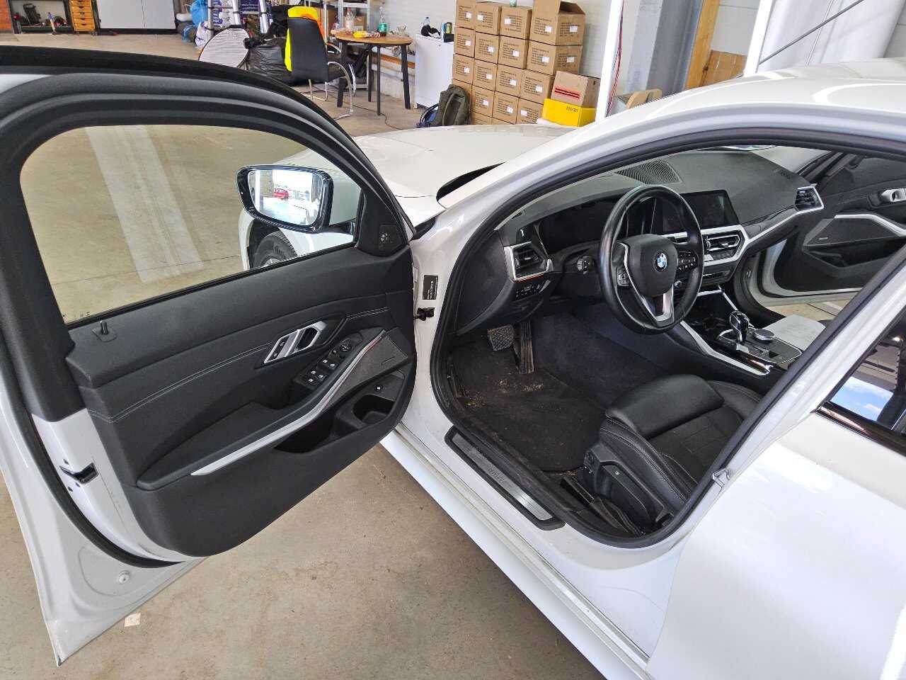 BMW 330e KLIMAAUT SPORTSITZE SHZ HUD PDC 7