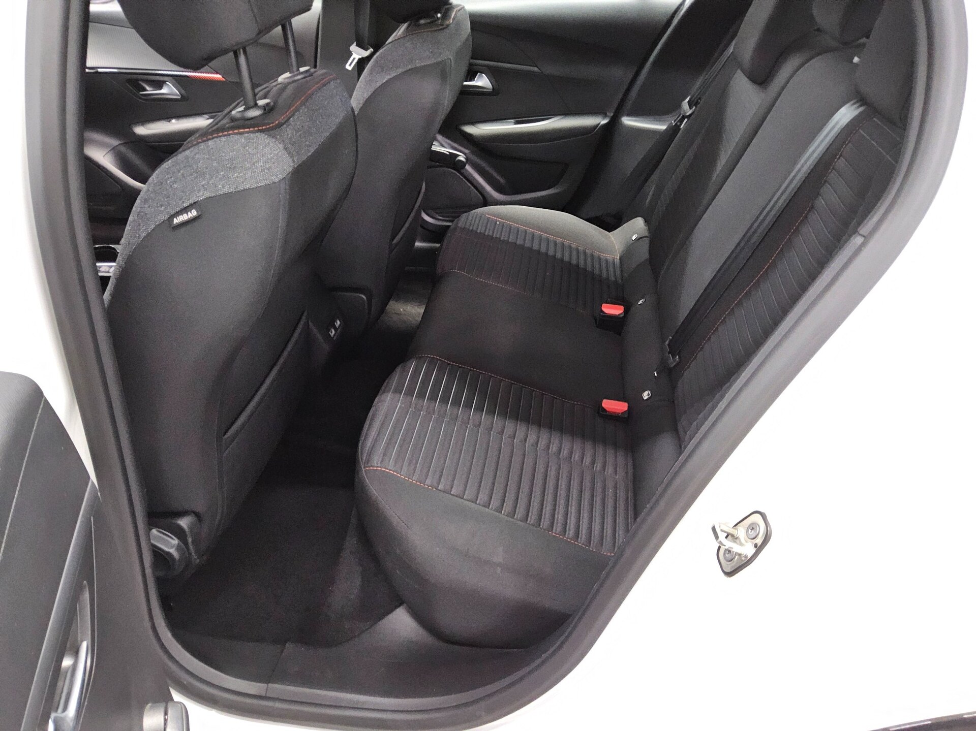 Peugeot 208 Active 13