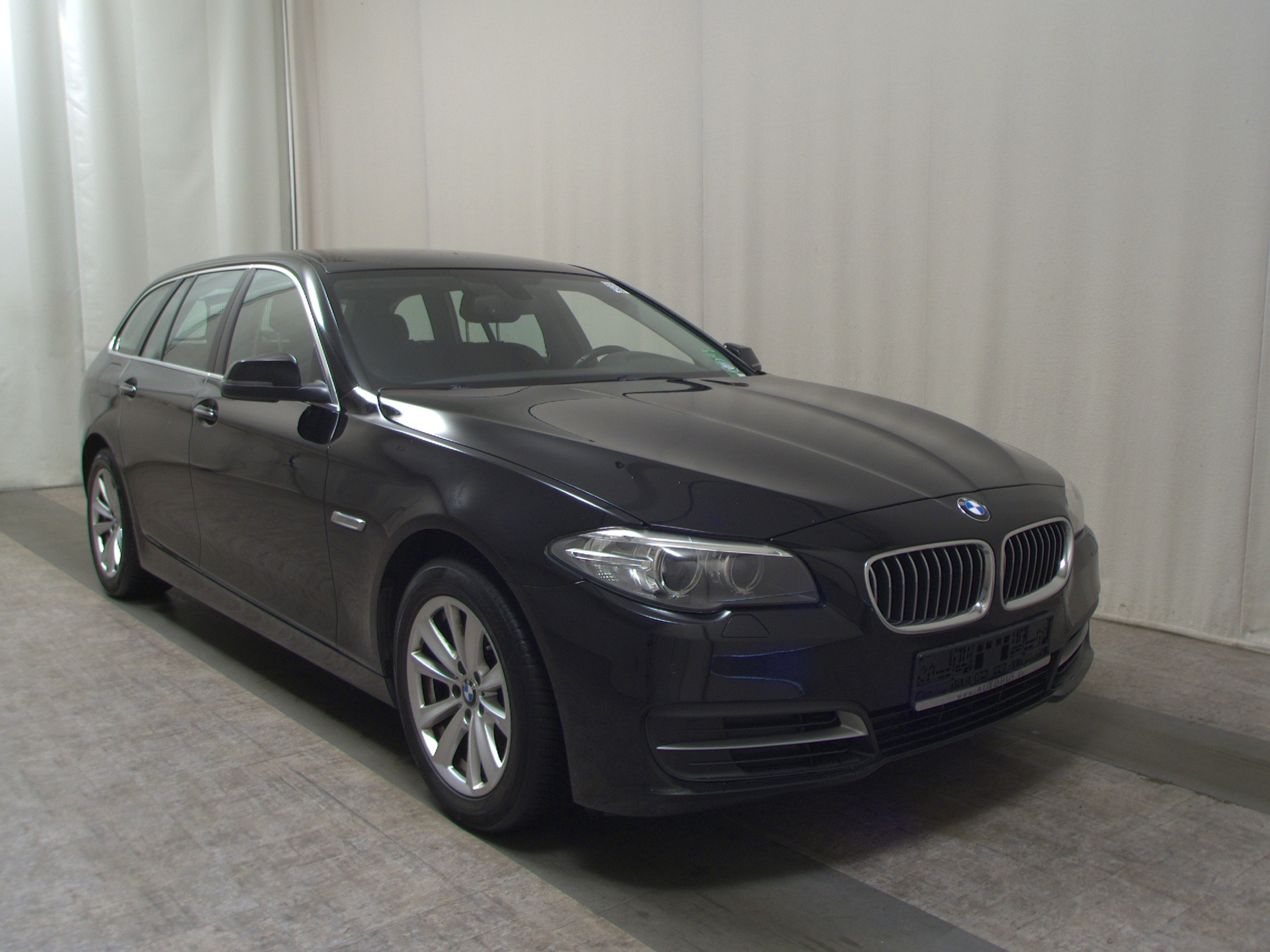 BMW 520d Touring Navi Xenon PDC HiFi SHZ HU 05/27 3