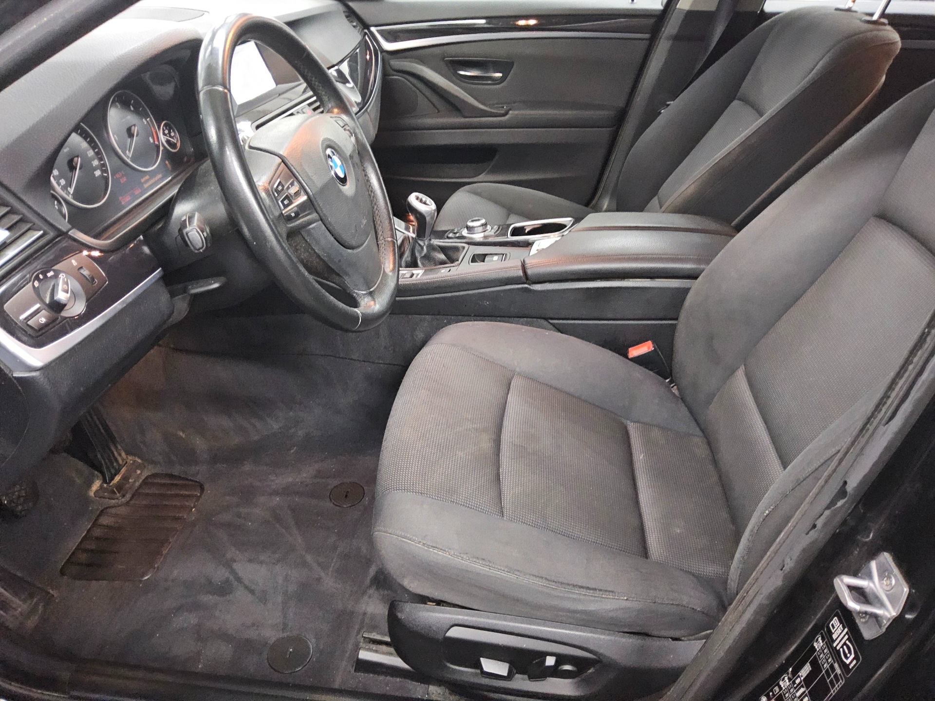 BMW 520d Touring Navi Xenon PDC HiFi SHZ HU 05/27 8