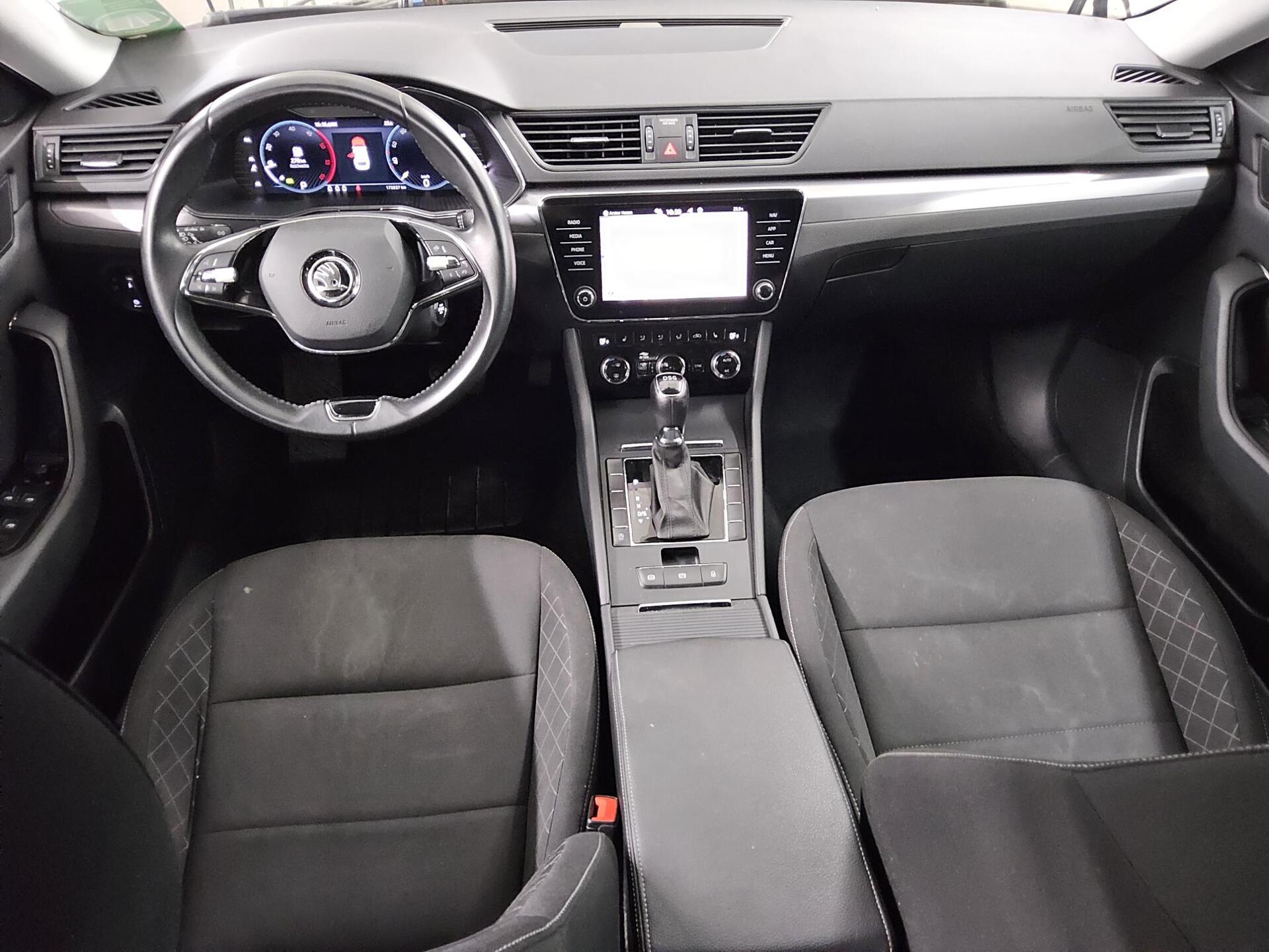Skoda Superb Kombi 2.0 TDI Ambition Navi LED Virtual PDC SHZ 5
