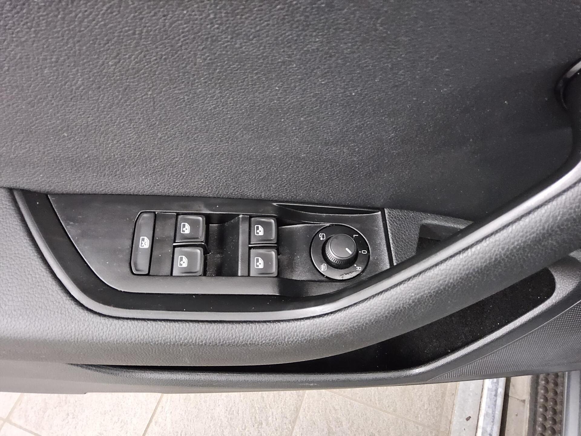 Skoda Superb Kombi 2.0 TDI Ambition Navi LED Virtual PDC SHZ 10