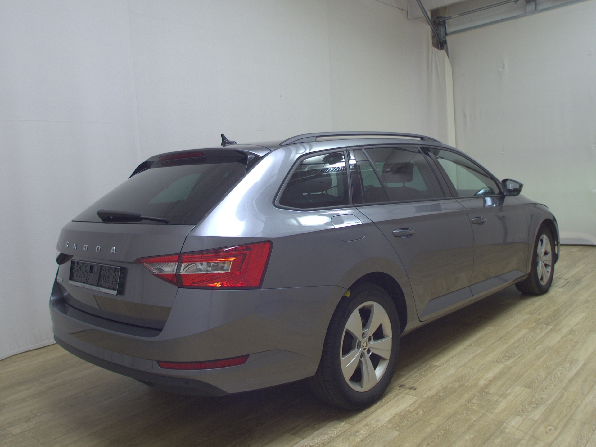 Skoda Superb Kombi 2.0 TDI Ambition Navi LED Virtual PDC SHZ 4