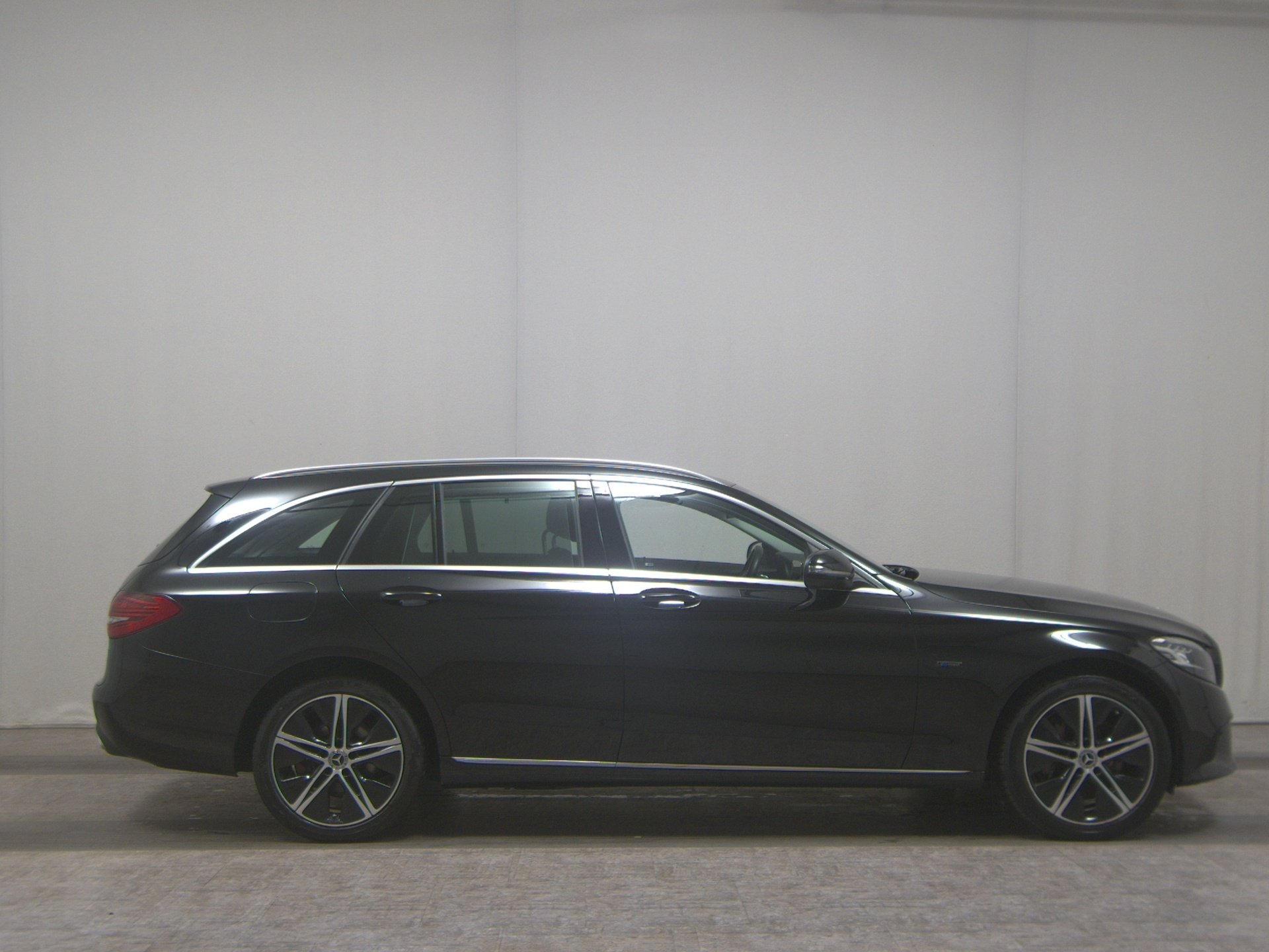 Mercedes-Benz C 300 T e Navi LED Shz