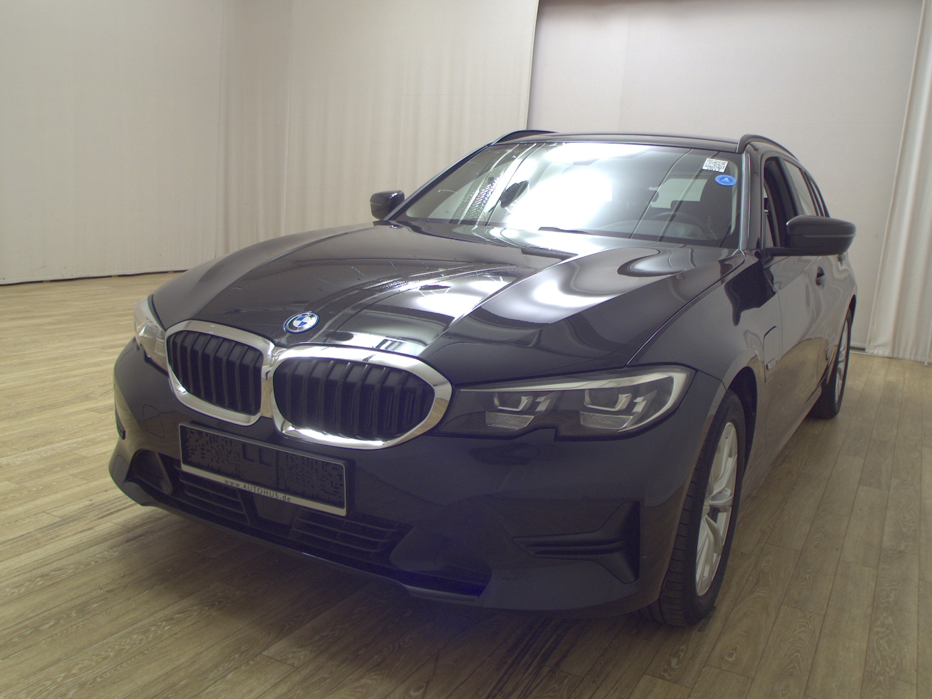 BMW 320 Touring Navi LED LC-Pro ACC PDC 2