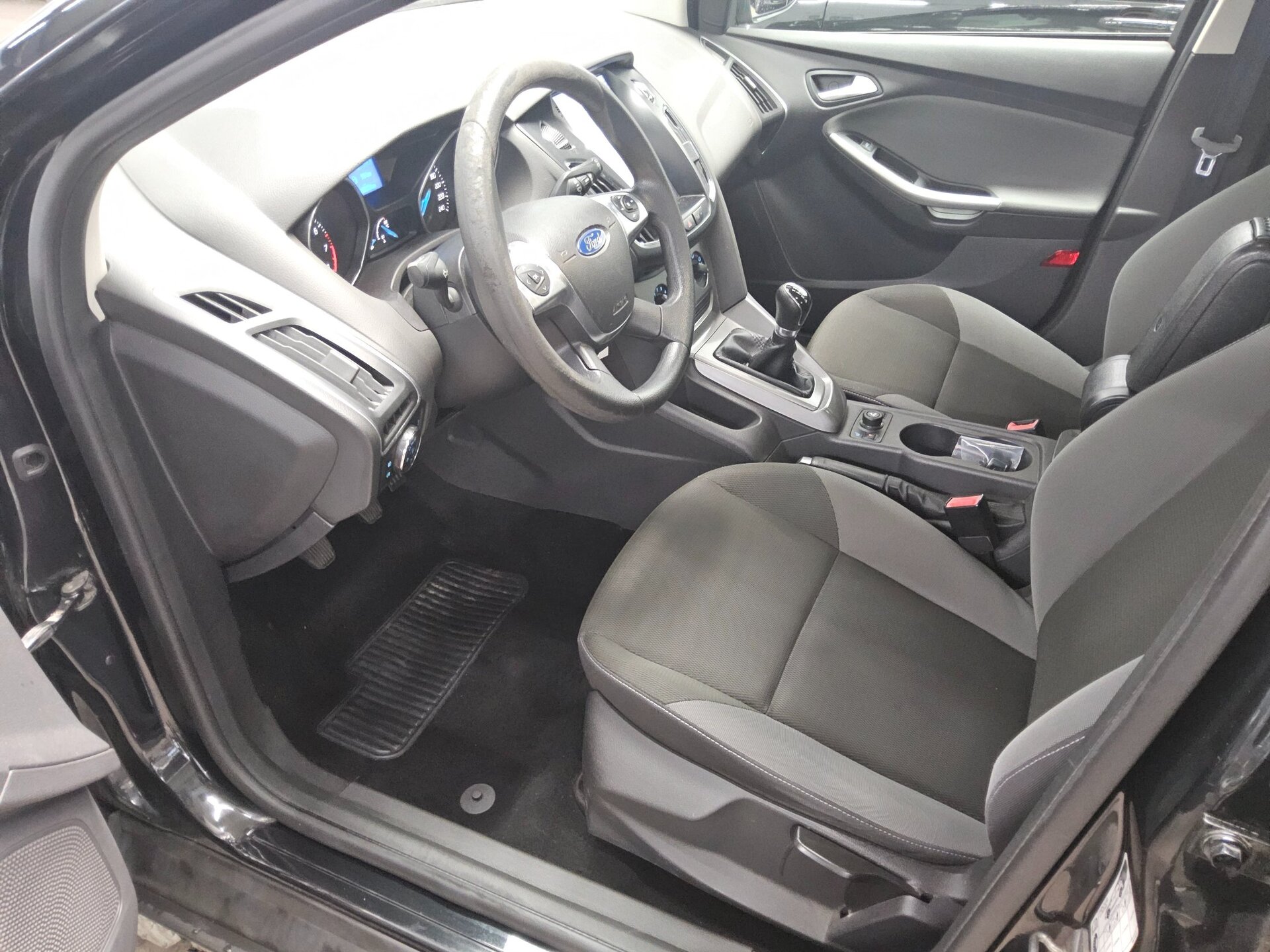 Ford Focus Turnier 1.6 TI-VCT Trend Navi Shz BT Klima 8