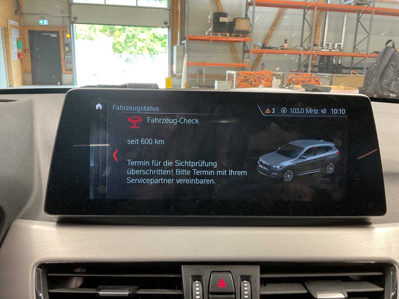 BMW X1 xDrive25e Advantage NAVI SHZ HUD el.Heck AHK 10