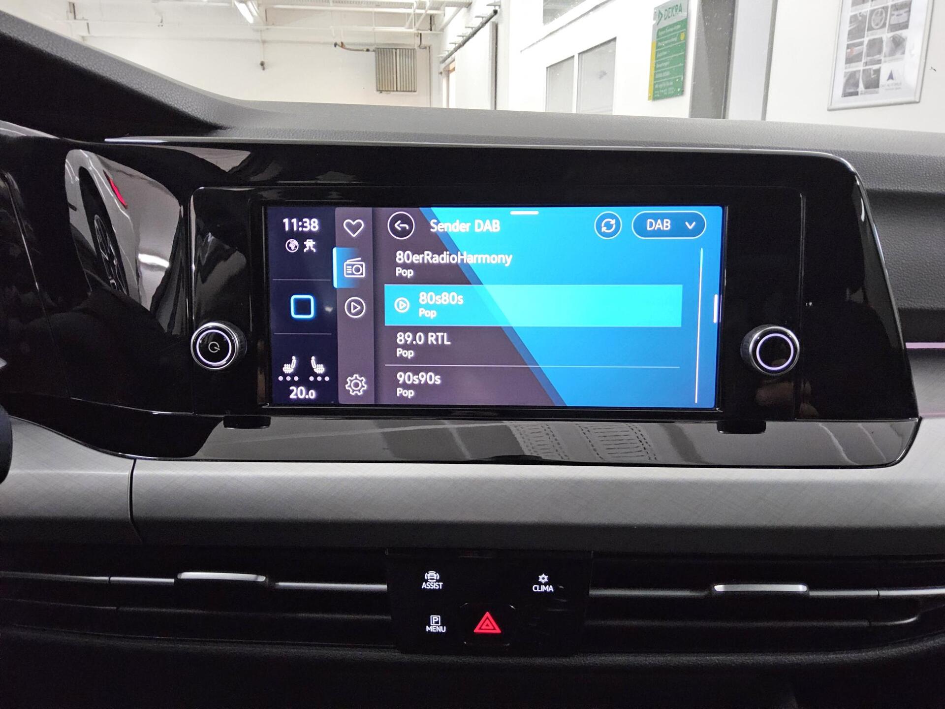 Volkswagen Golf-8 Var. 2.0 TDI Life LED DC RfK Shz Memory 7
