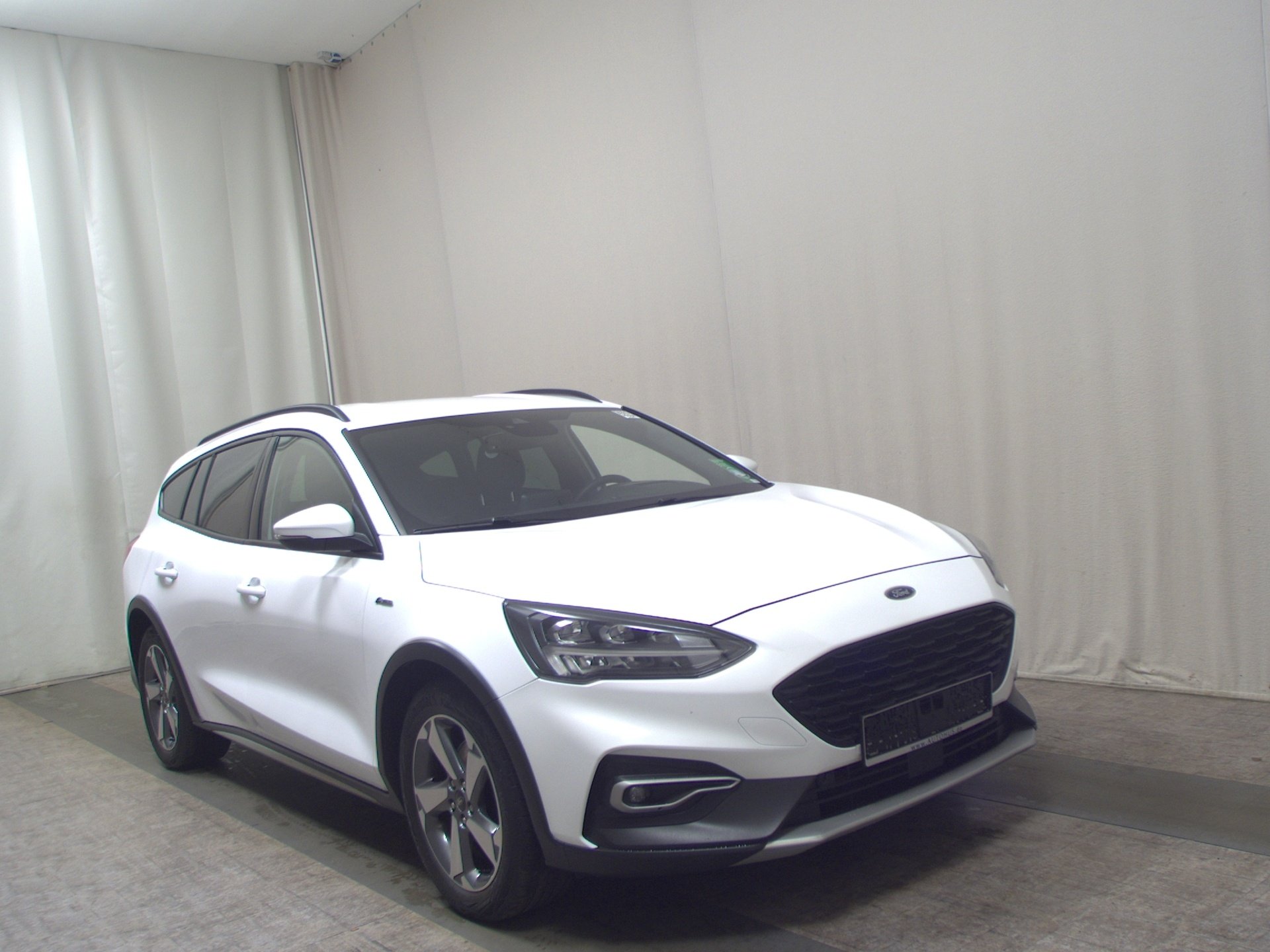 Ford Focus Turnier 1.5 EB Active Navi LED Shz RfK 3