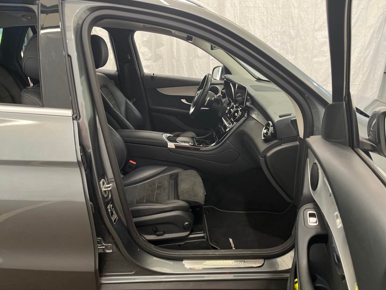Mercedes-Benz GLC 200 d AMG-Line NAVI LED PANO Sound RFK 7