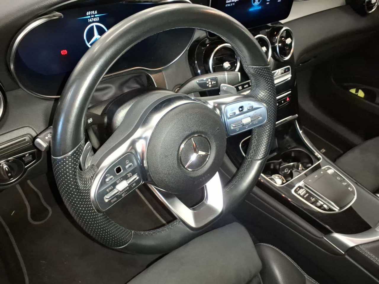 Mercedes-Benz GLC 200 d AMG-Line NAVI LED PANO Sound RFK 6