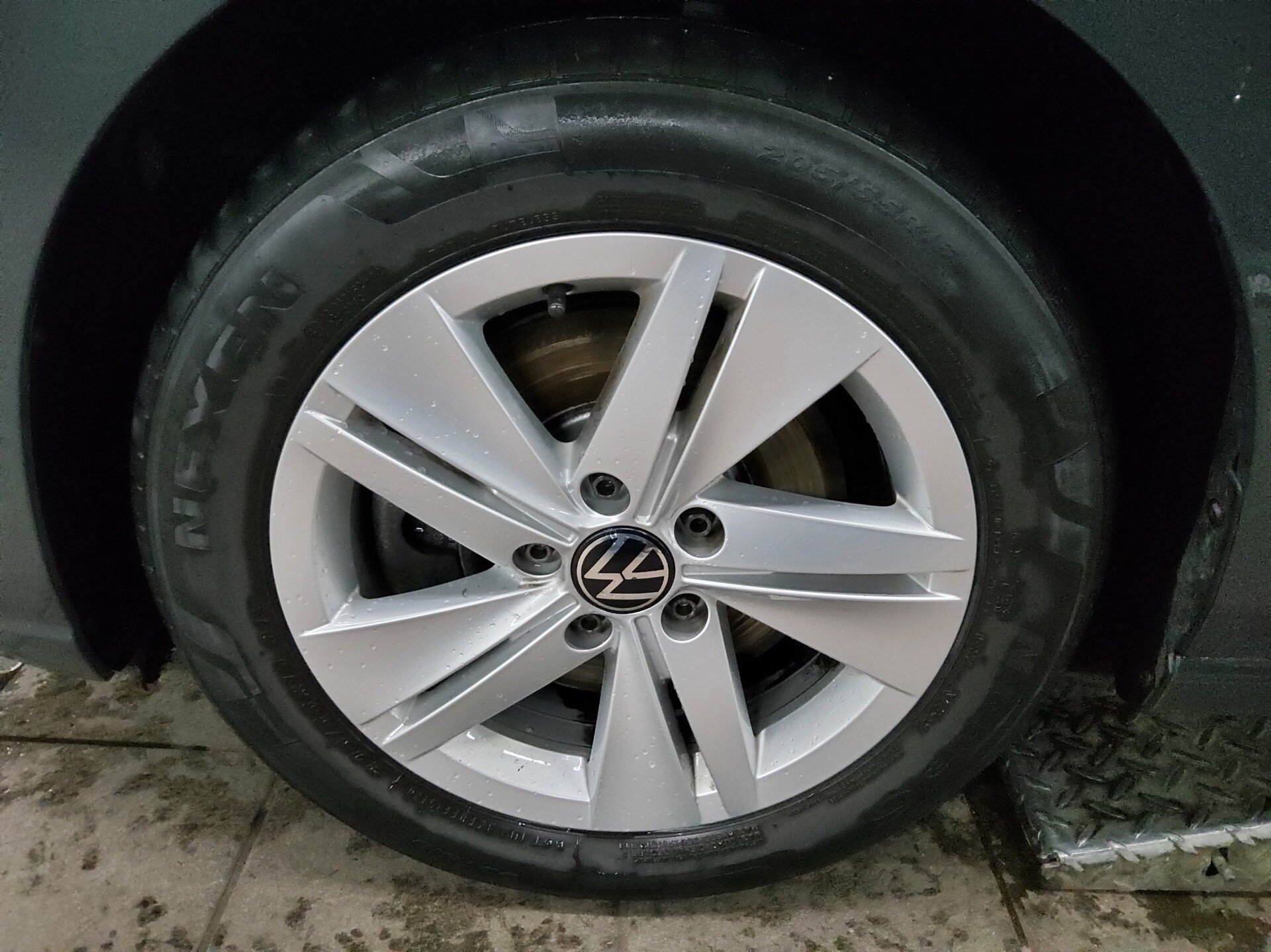 Volkswagen Golf-8 Var. 2.0 TDI Life Navi LED ACC Shz PDC 11