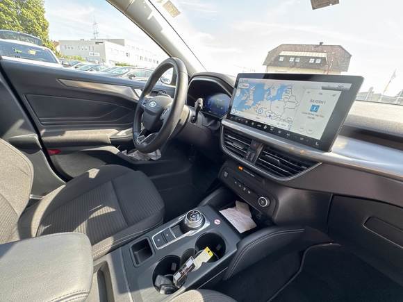 Ford Focus Turnier 1.5 TDCi Titanium X NAVI KLIMAAUT LED SPORTSITZE SHZ 6