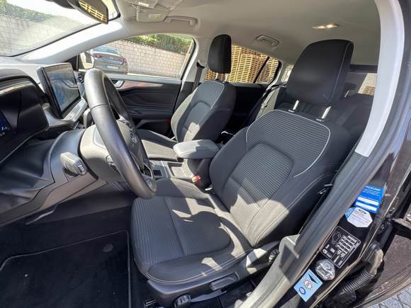 Ford Focus Turnier 1.5 TDCi Titanium X NAVI KLIMAAUT LED SPORTSITZE SHZ 7