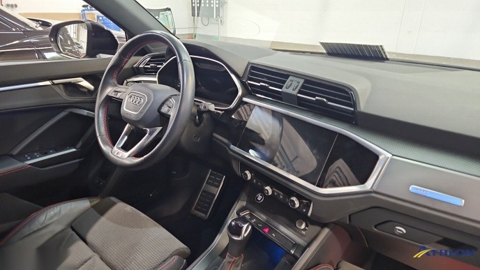 Audi Q3 1.4 TFSI e-tron S-Line T-LEDER NAVI LED SHZ PDC 6