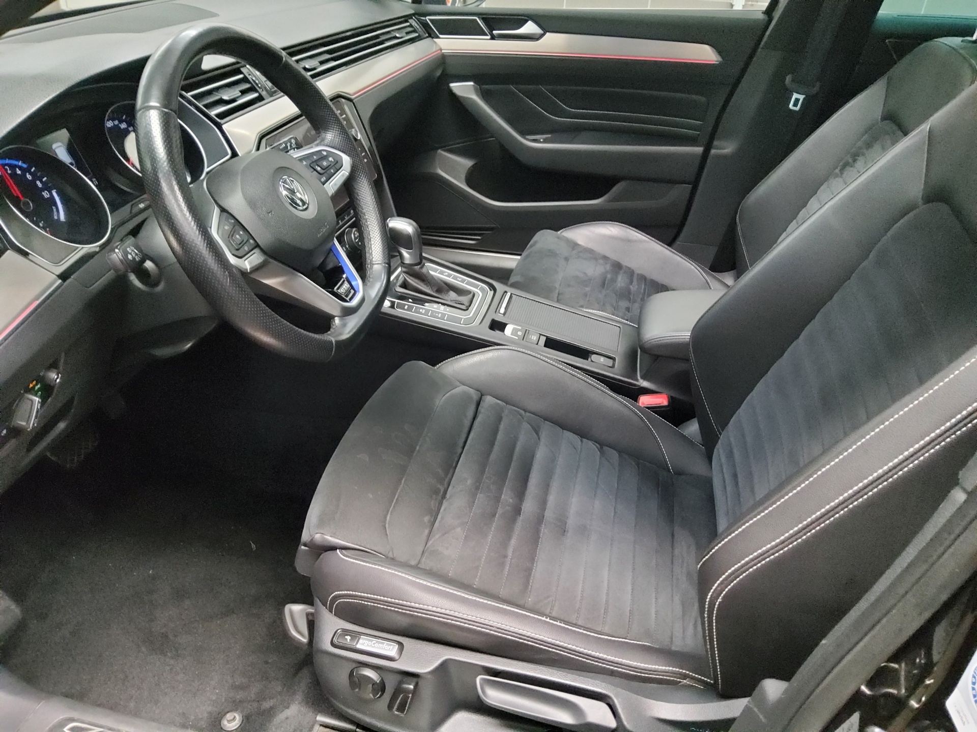 Volkswagen Passat Var. GTE 1.4 TSI Navi LED Leder DCC Pano 8