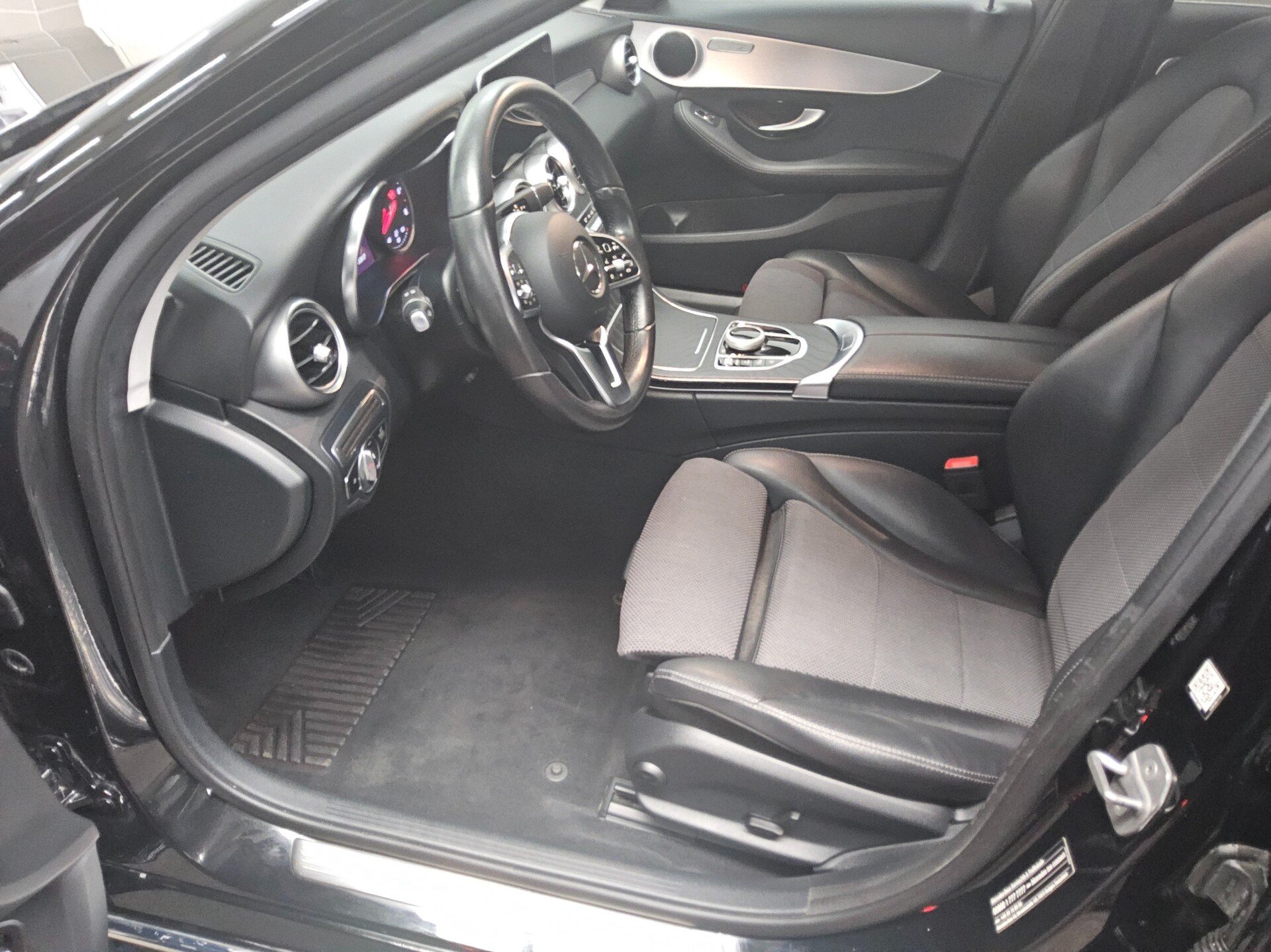 Mercedes-Benz C 220 T d Avantgarde T-Leder Navi LED AHK 8