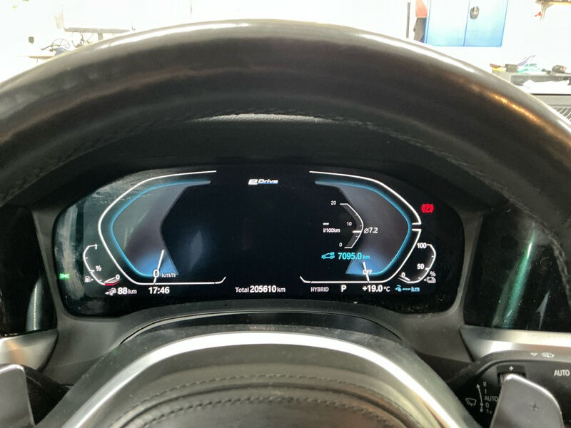 BMW 330e M-Sport T-LEDER KLIMAAUT LED SPORTSITZE PDC 8