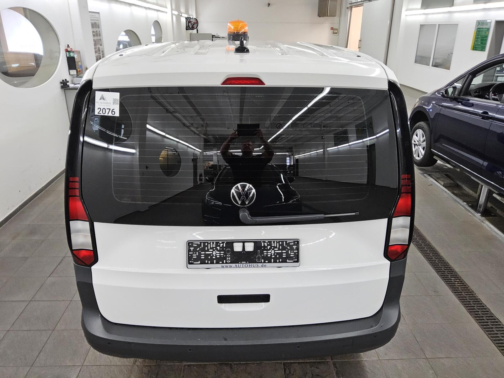 Volkswagen Caddy Cargo Maxi 2.0 TDI DSG Klima PDC DAB+ 10