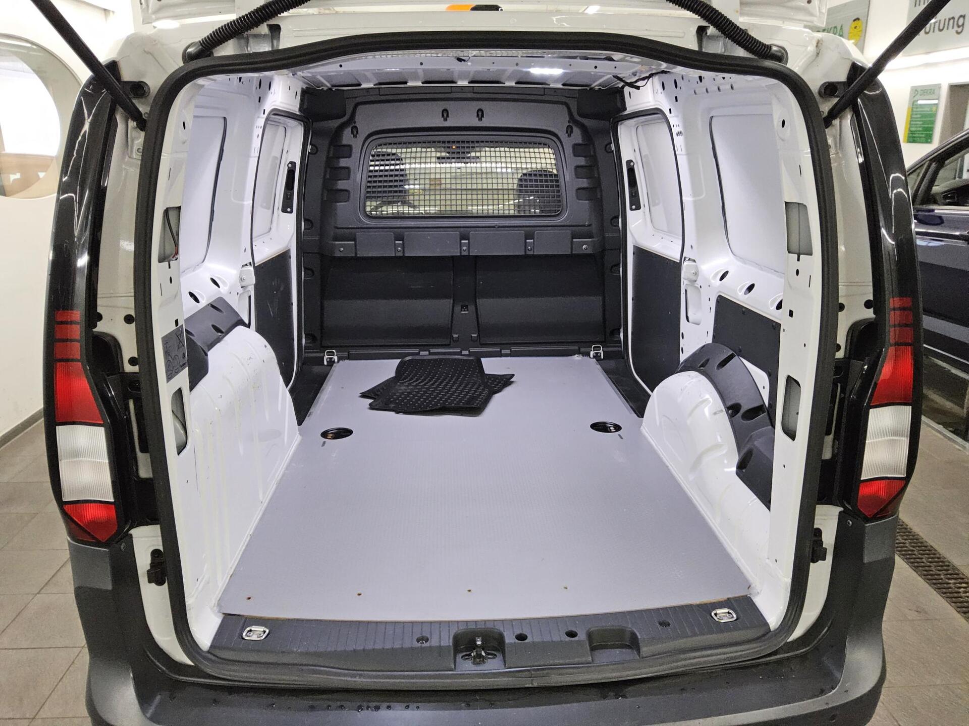 Volkswagen Caddy Cargo Maxi 2.0 TDI DSG Klima PDC DAB+ 11