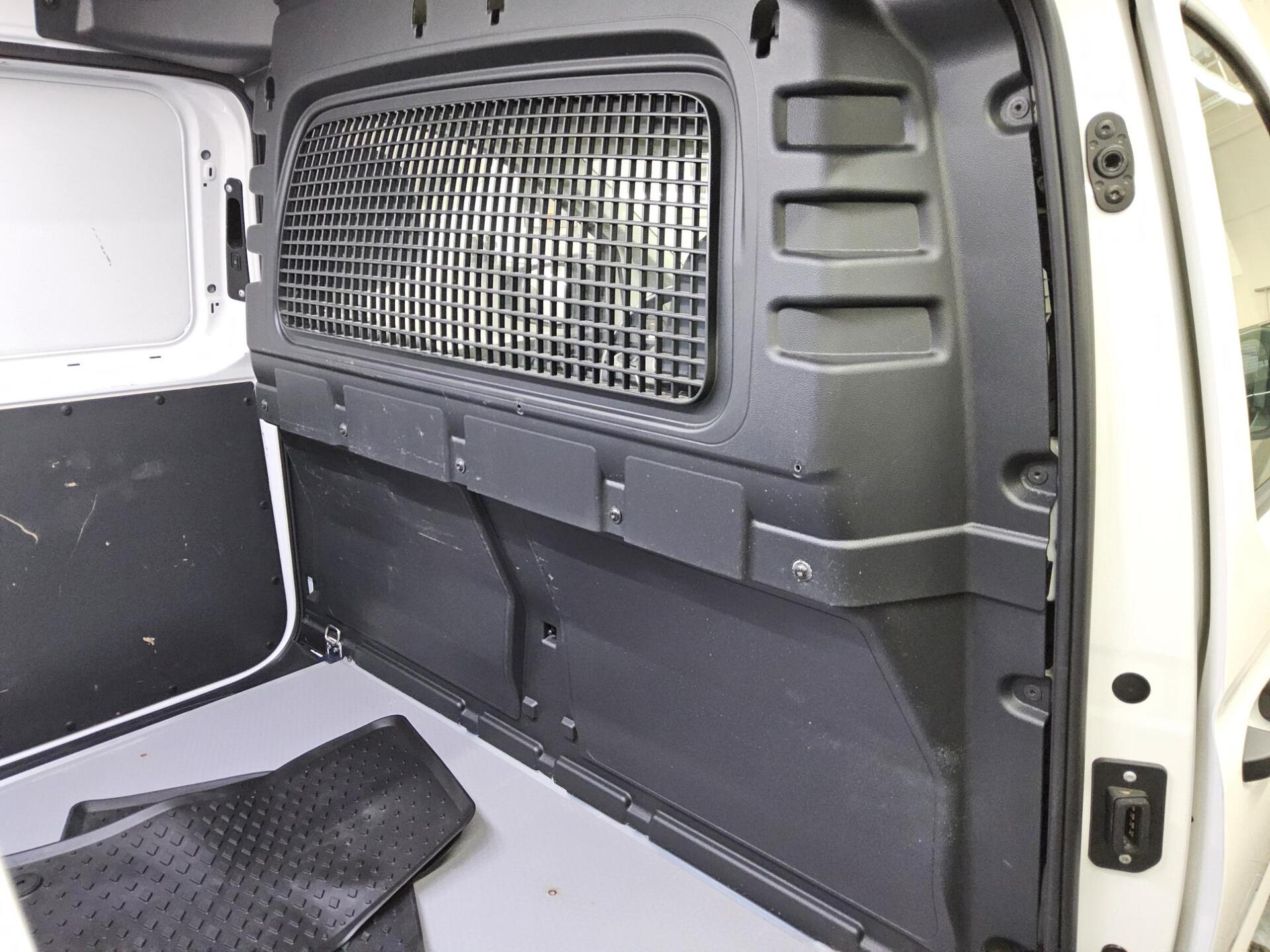 Volkswagen Caddy Cargo Maxi 2.0 TDI DSG Klima PDC DAB+ 13