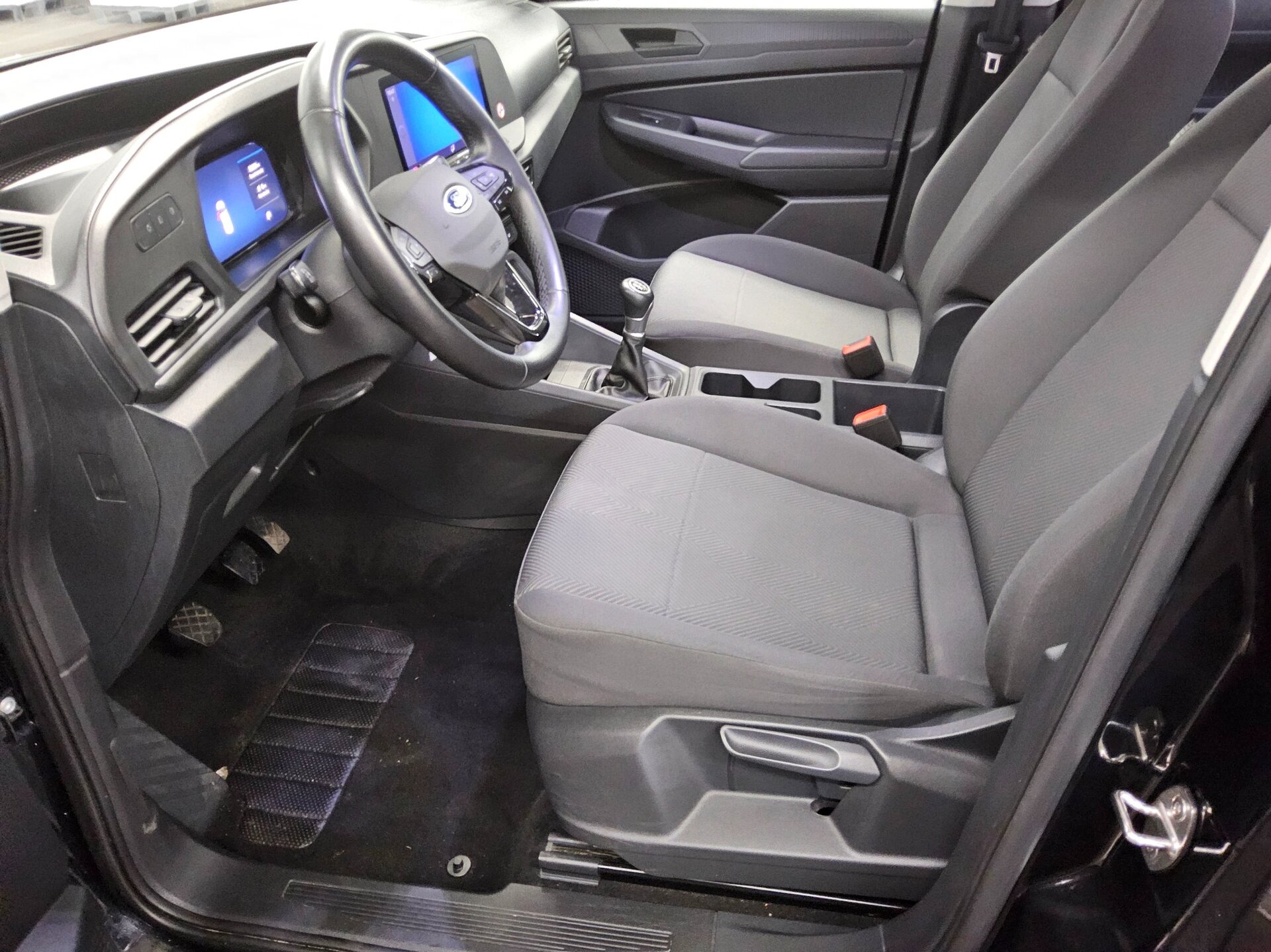 Ford Grand Tourneo Connect 2.0 EB Trend 7-Sitze Navi 9