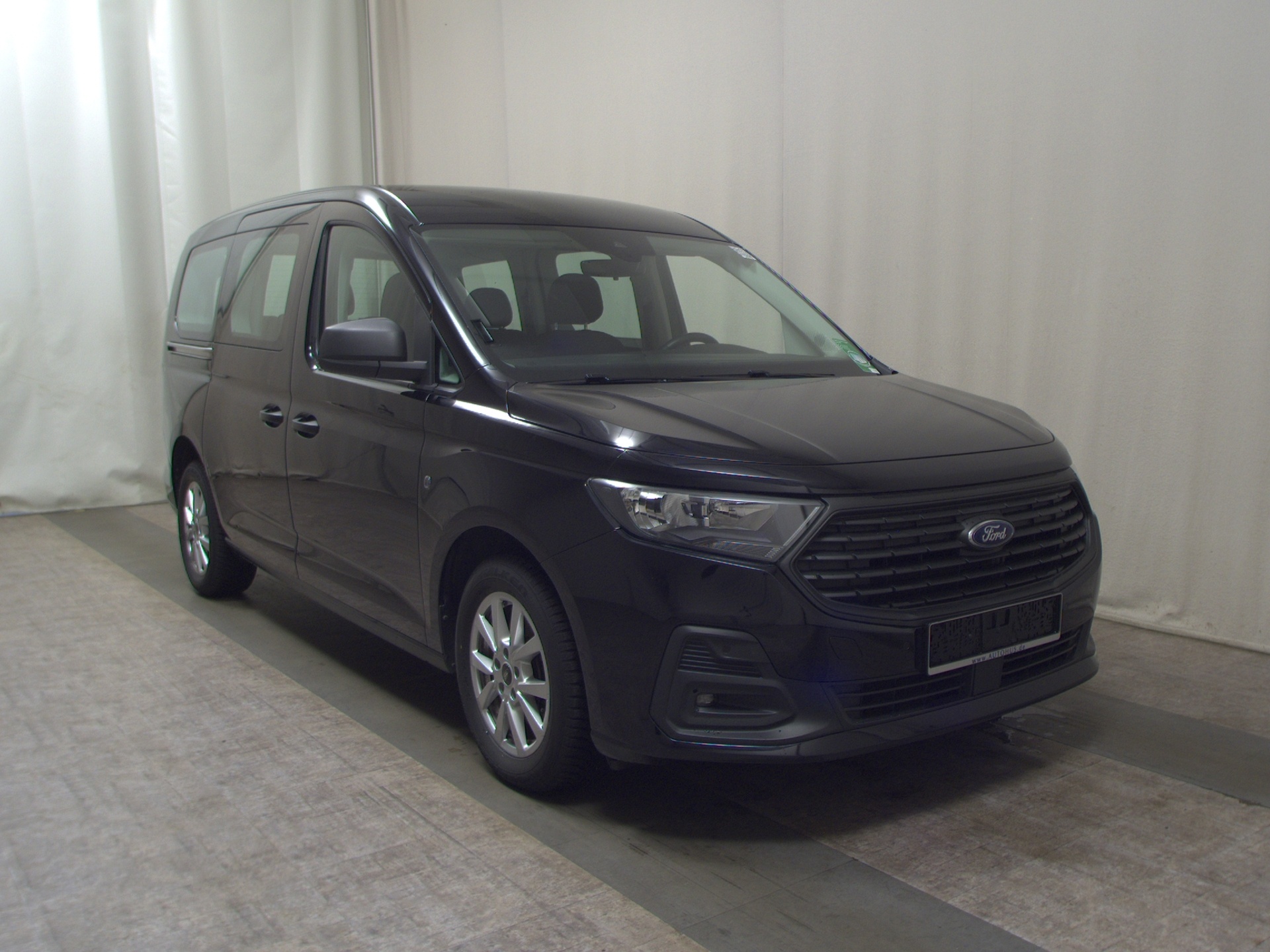 Ford Grand Tourneo Connect 2.0 EB Trend 7-Sitze Navi 3
