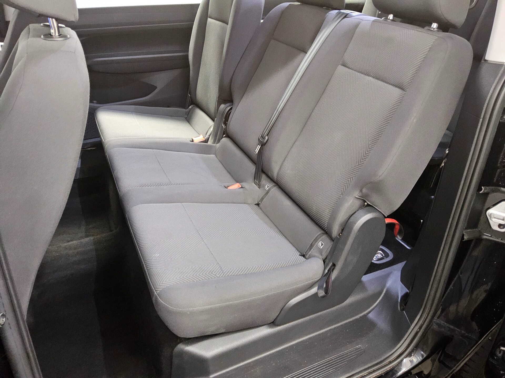 Ford Grand Tourneo Connect 2.0 EB Trend 7-Sitze Navi 13