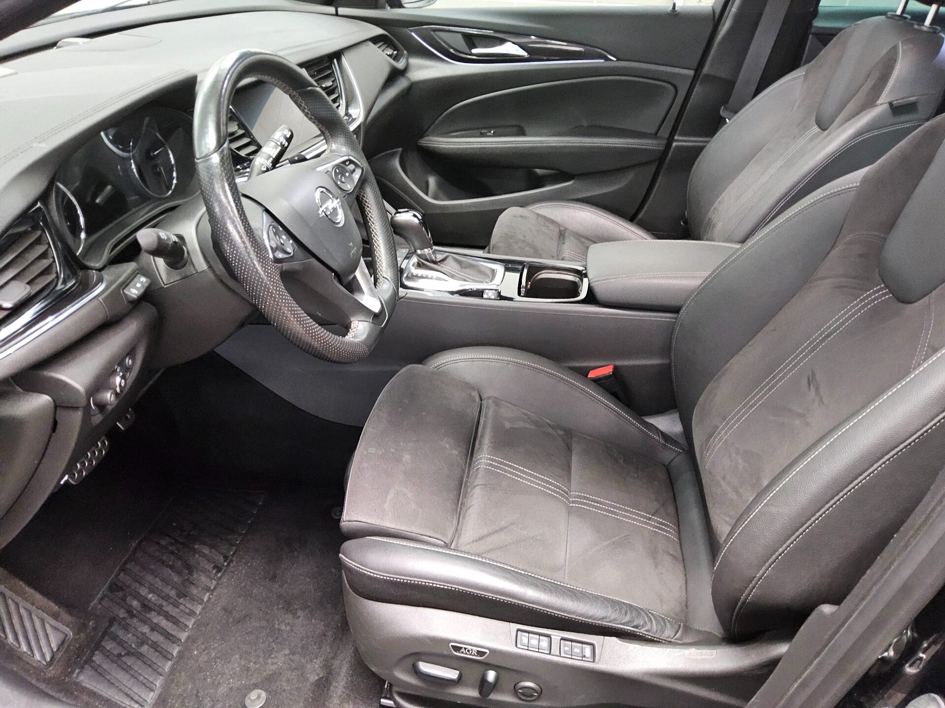 Opel Insignia ST 2.0 CDTI OPC-Line Navi LED Pano HuD AHK 8