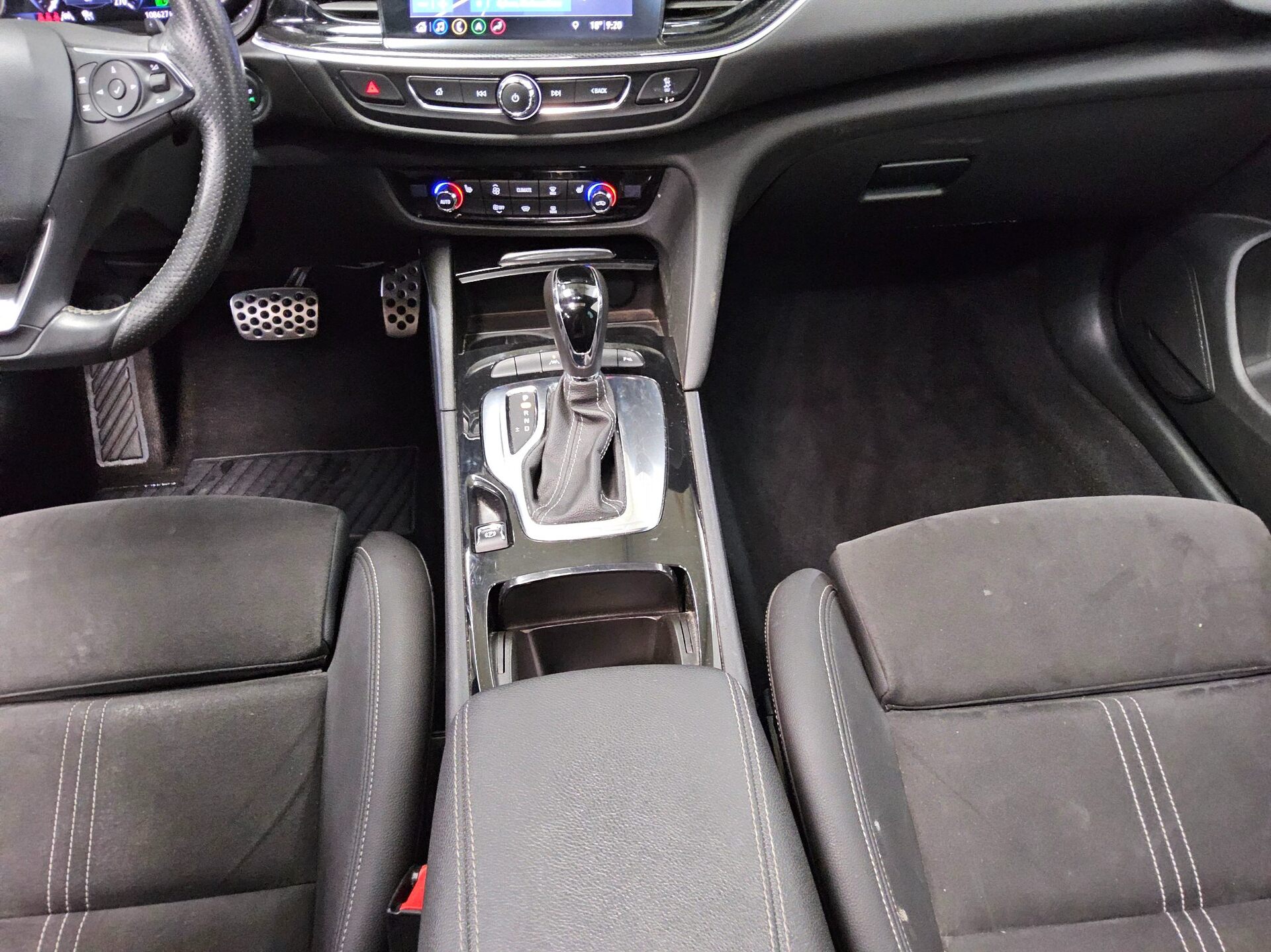 Opel Insignia ST 2.0 CDTI OPC-Line Navi LED Pano HuD AHK 6