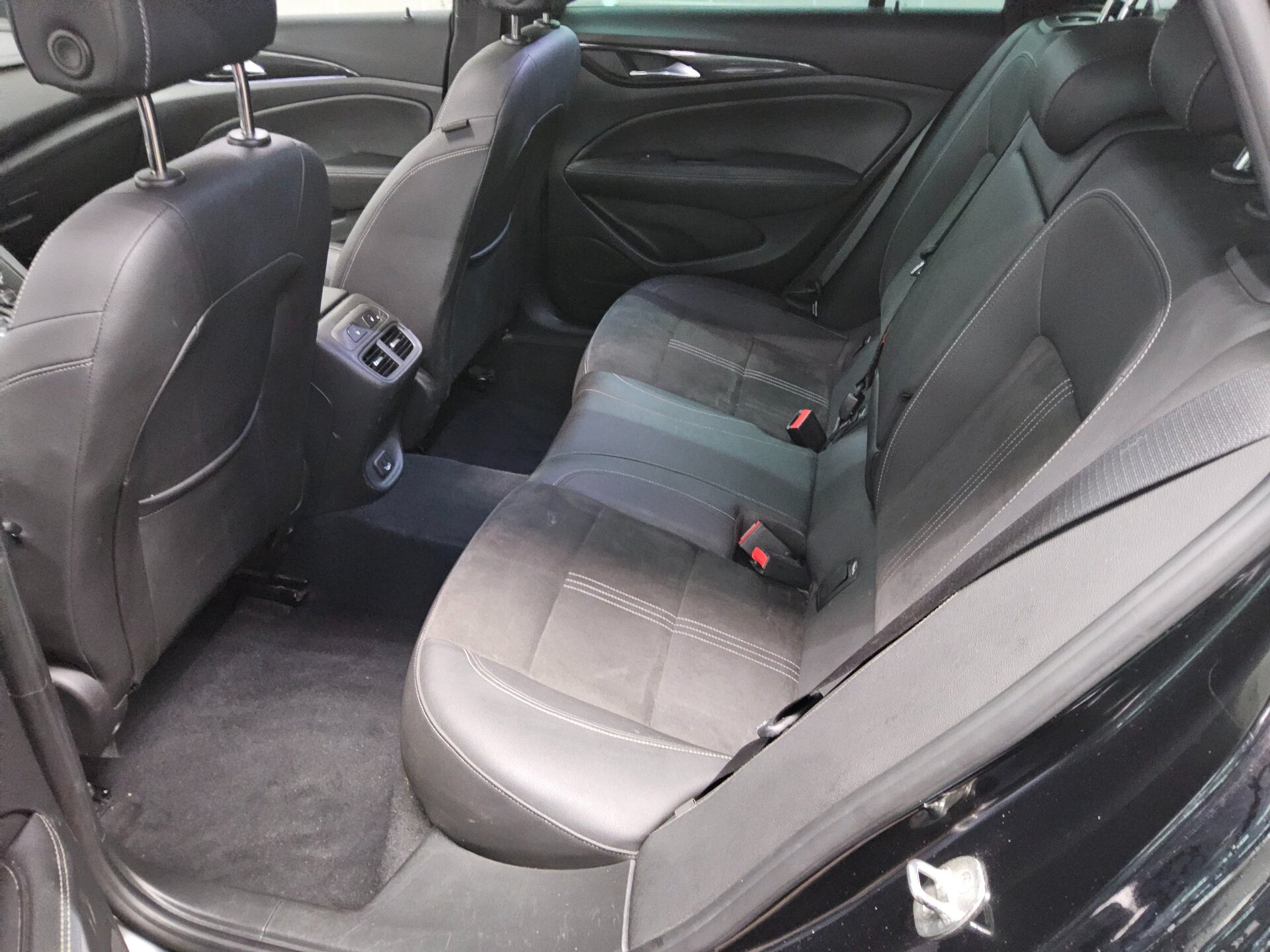 Opel Insignia ST 2.0 CDTI OPC-Line Navi LED Pano HuD AHK 13