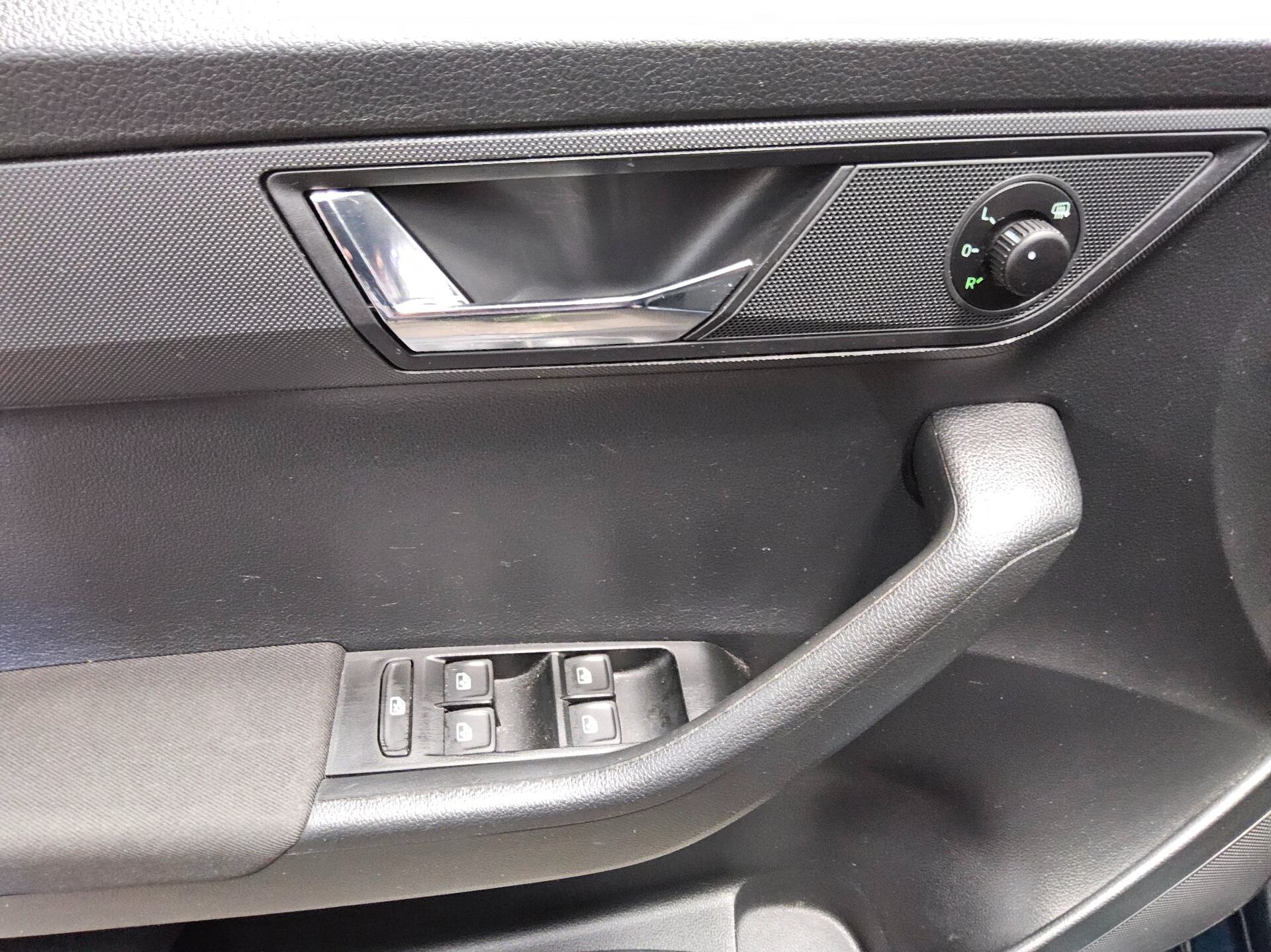Skoda Fabia Kombi 1.0 TSI Style CarPlay LED RFK SHZ 9