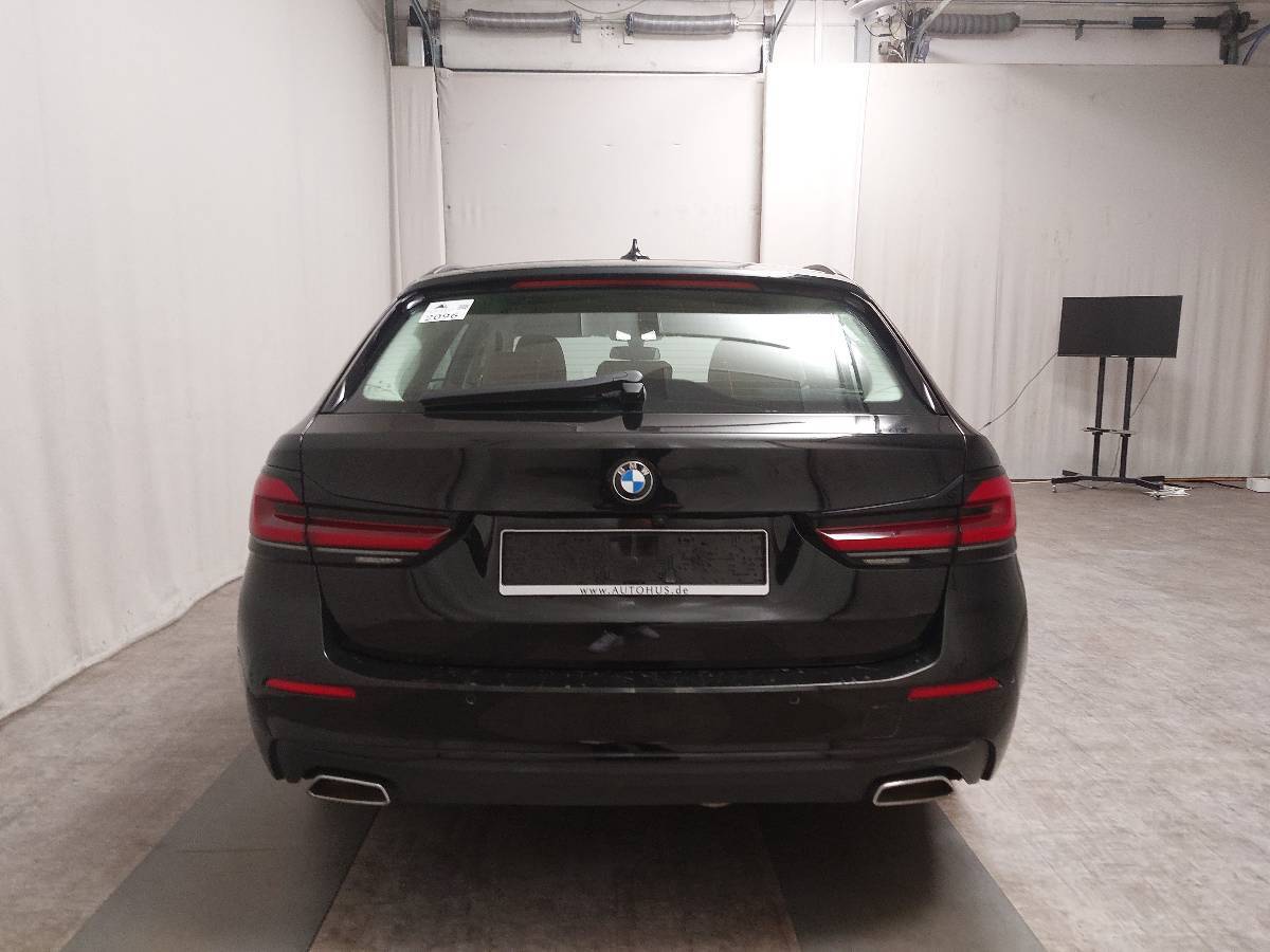 BMW 520d Touring LEDER LED SHZ HUD PDC 6