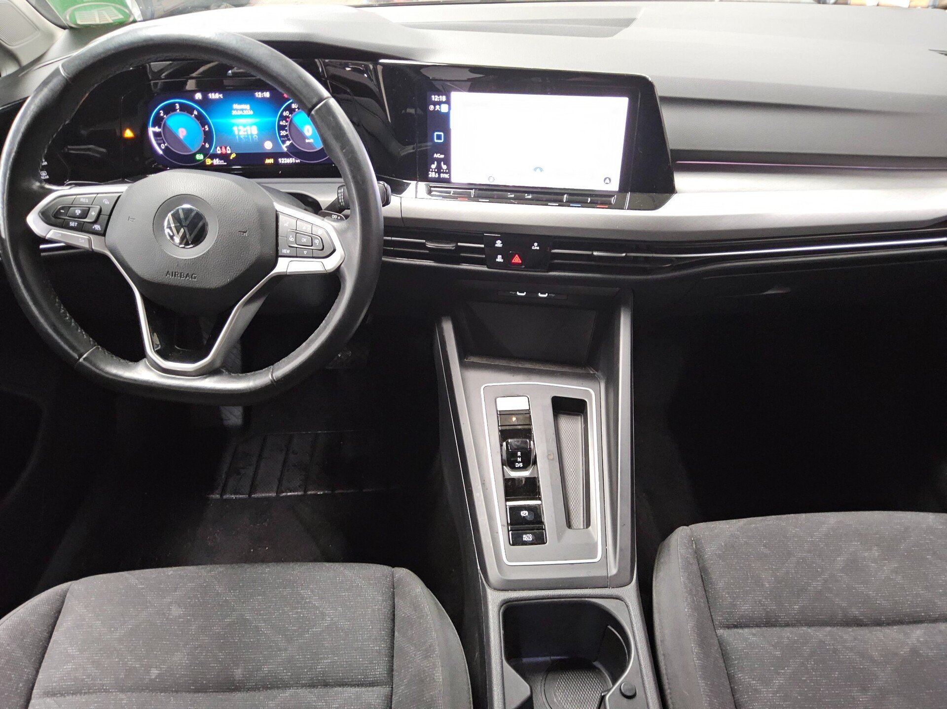 Volkswagen Golf-8 Var. 2.0 TDI Life Navi LED AID AHK ACC 5