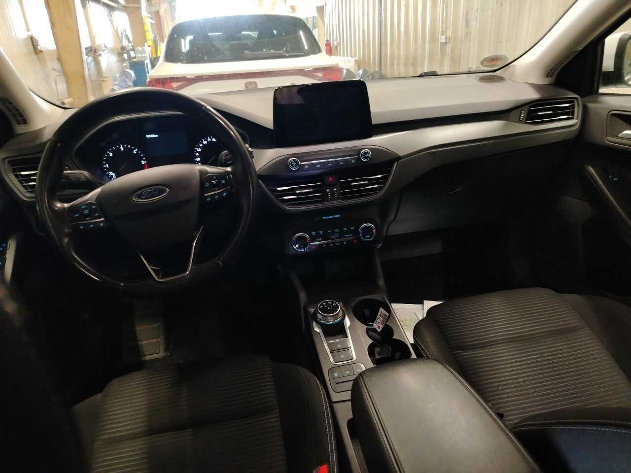 Ford Focus Turnier 1.5 EB Titanium NAVI LED SHZ PDC 5