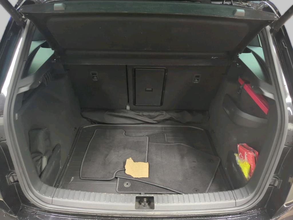 Skoda Karoq 2.0 TDI 4x4 SportLine NAVI SPORTSITZE KLIMAAUT LED RADIO 11