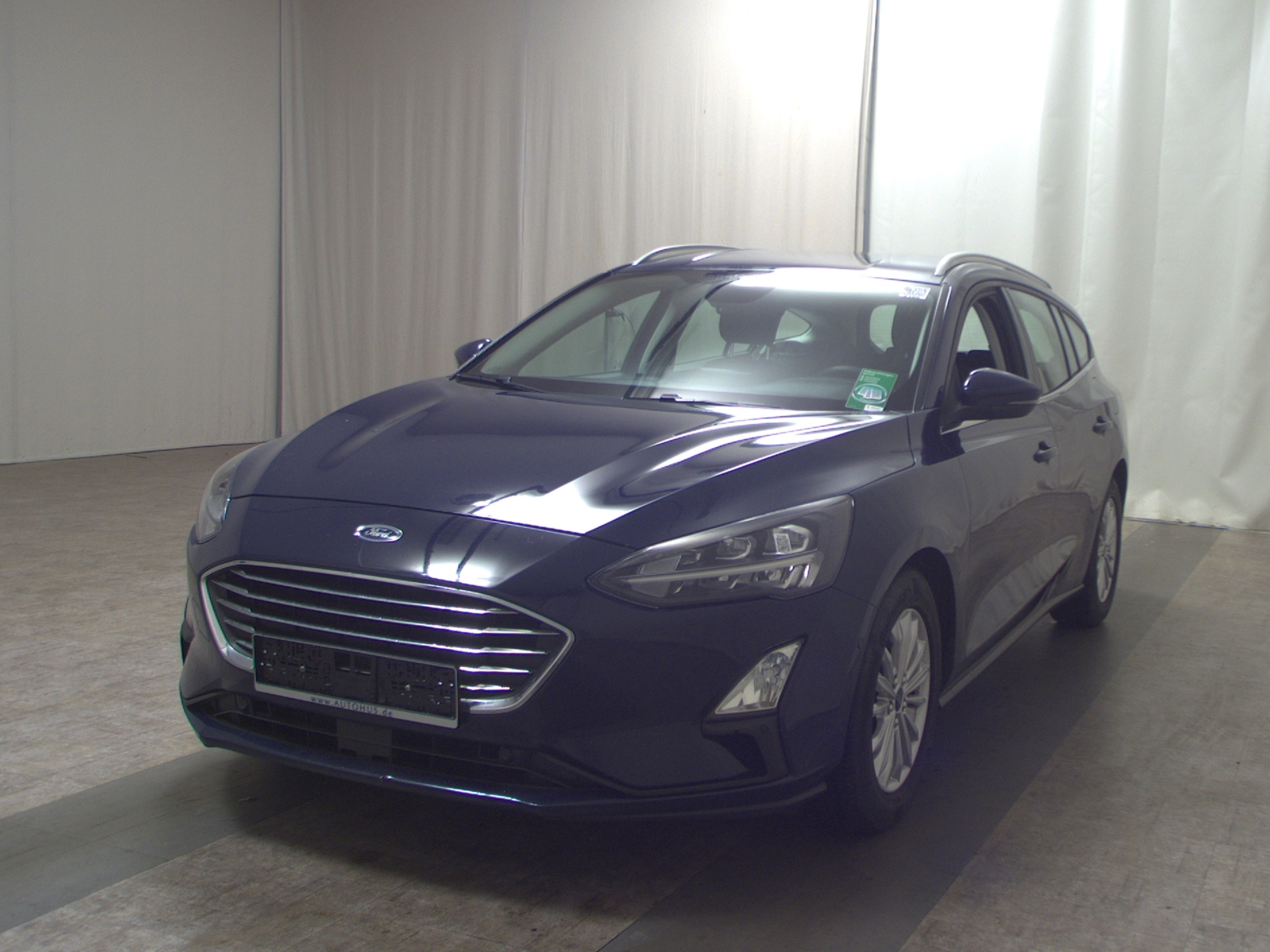 Ford Focus Turnier 1.5 EB Titanium Navi LED RFK ACC 2