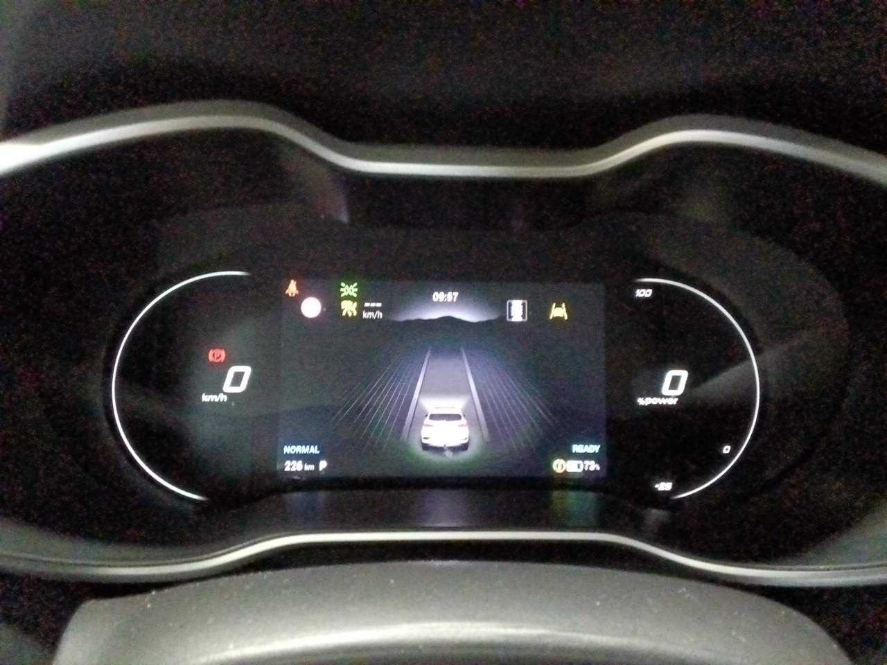 MG ZS LEDER NAVI LED PANO SHZ 8