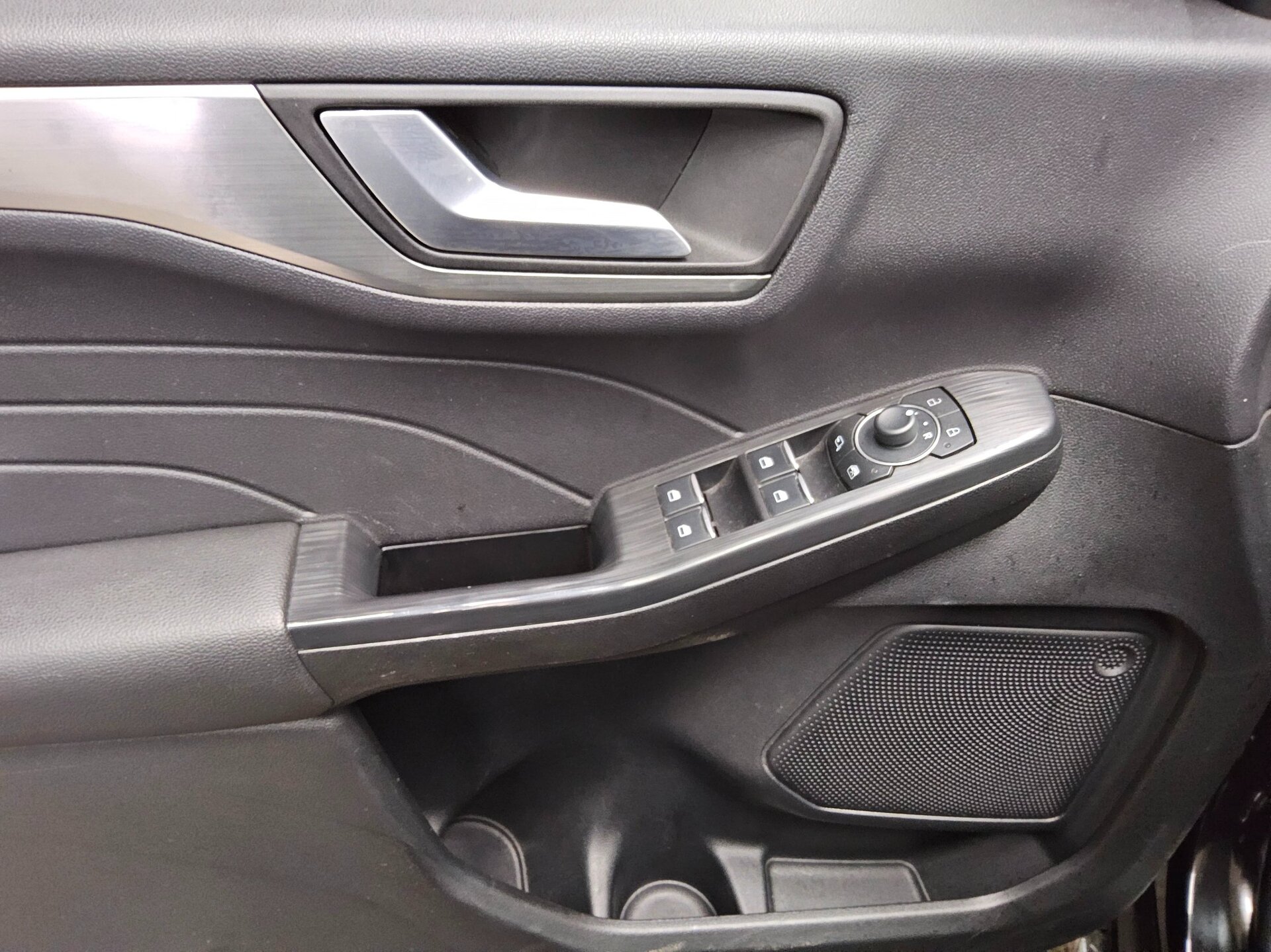 Ford Kuga 2.0 EB Titanium X Navi LED vc HuD B&O RfK 10