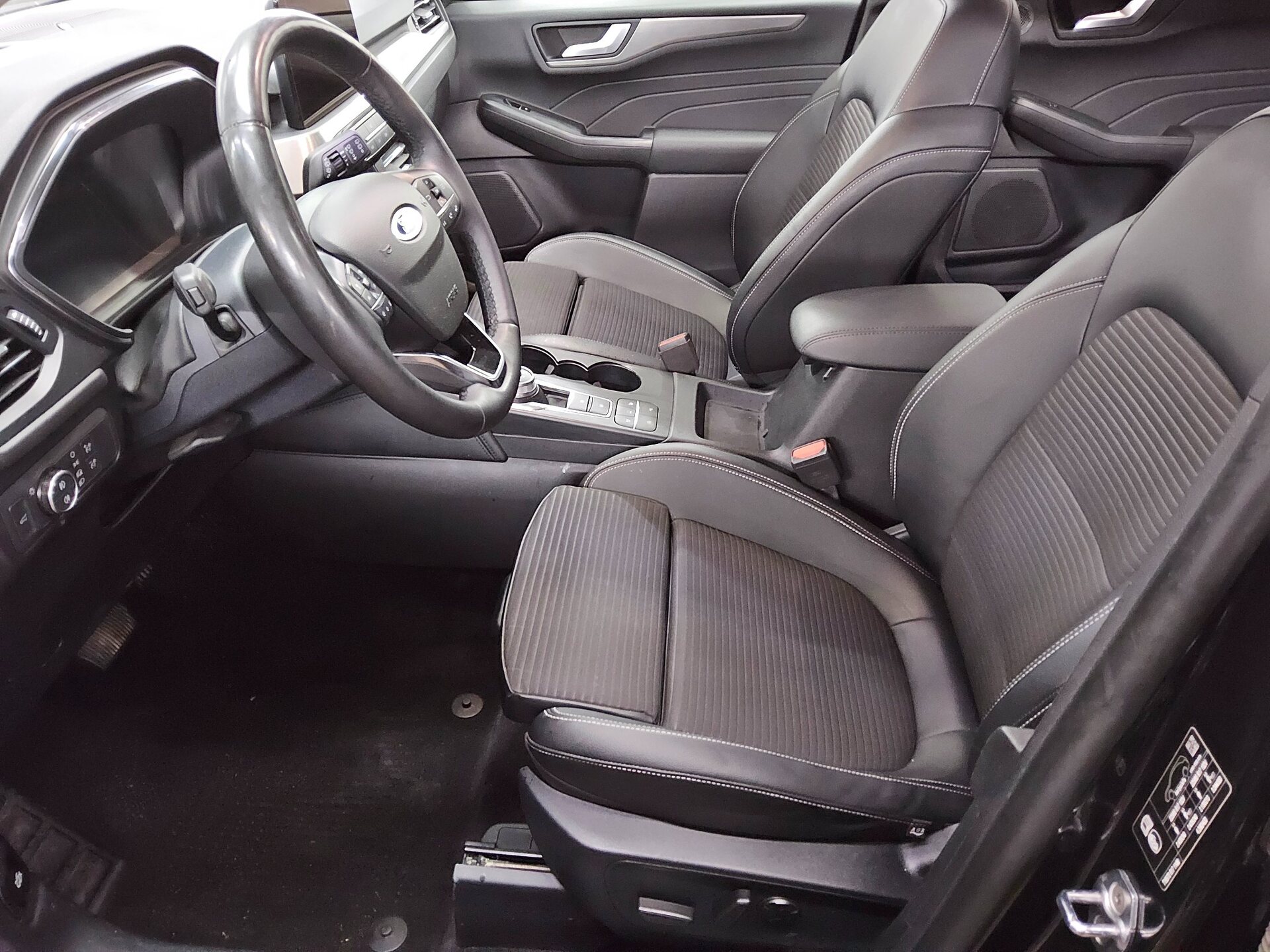 Ford Kuga 2.0 EB Titanium X Navi LED vc HuD B&O RfK 9