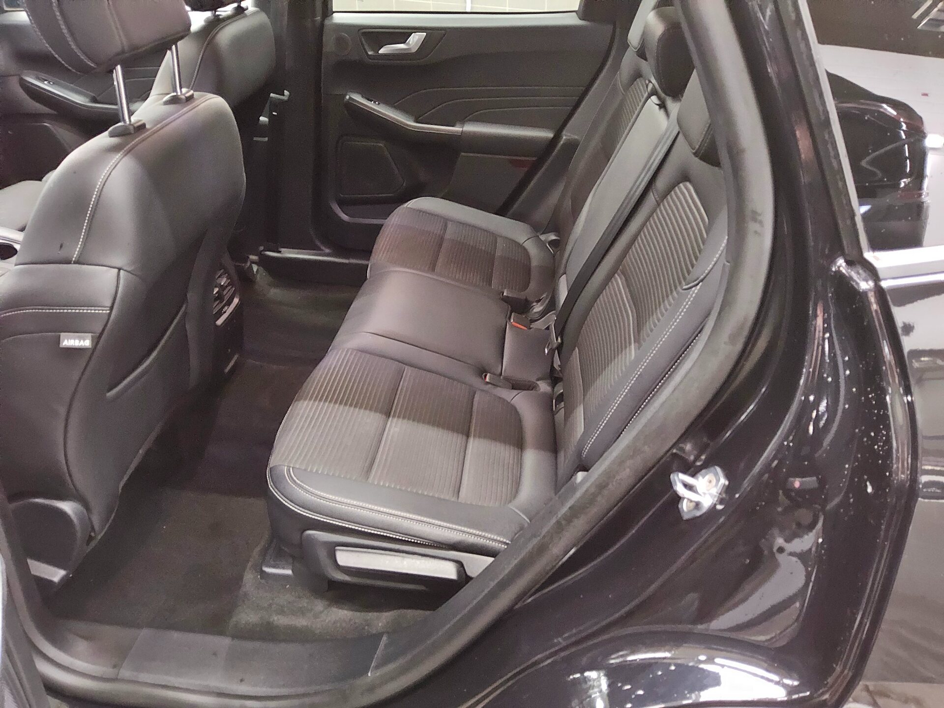 Ford Kuga 2.0 EB Titanium X Navi LED vc HuD B&O RfK 13