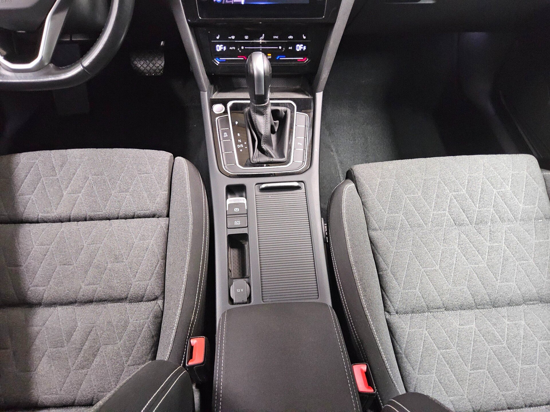 Volkswagen Passat Var. 2.0 TDI Business Navi LED AID 6
