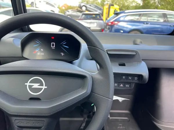 Opel Rocks-e LED PANO 9
