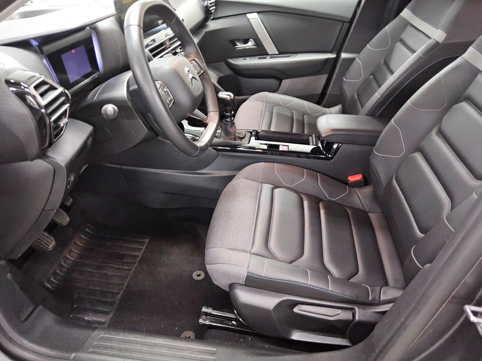 Citroën C4 1.2 PureTech KLIMAAUT SHZ HUD PDC KAMERA 9