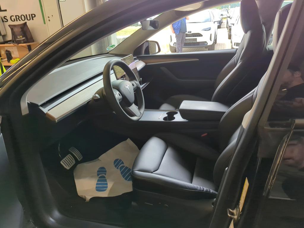 Tesla Model Y Performance Dual AWD NAVI LED PANO SHZ 6