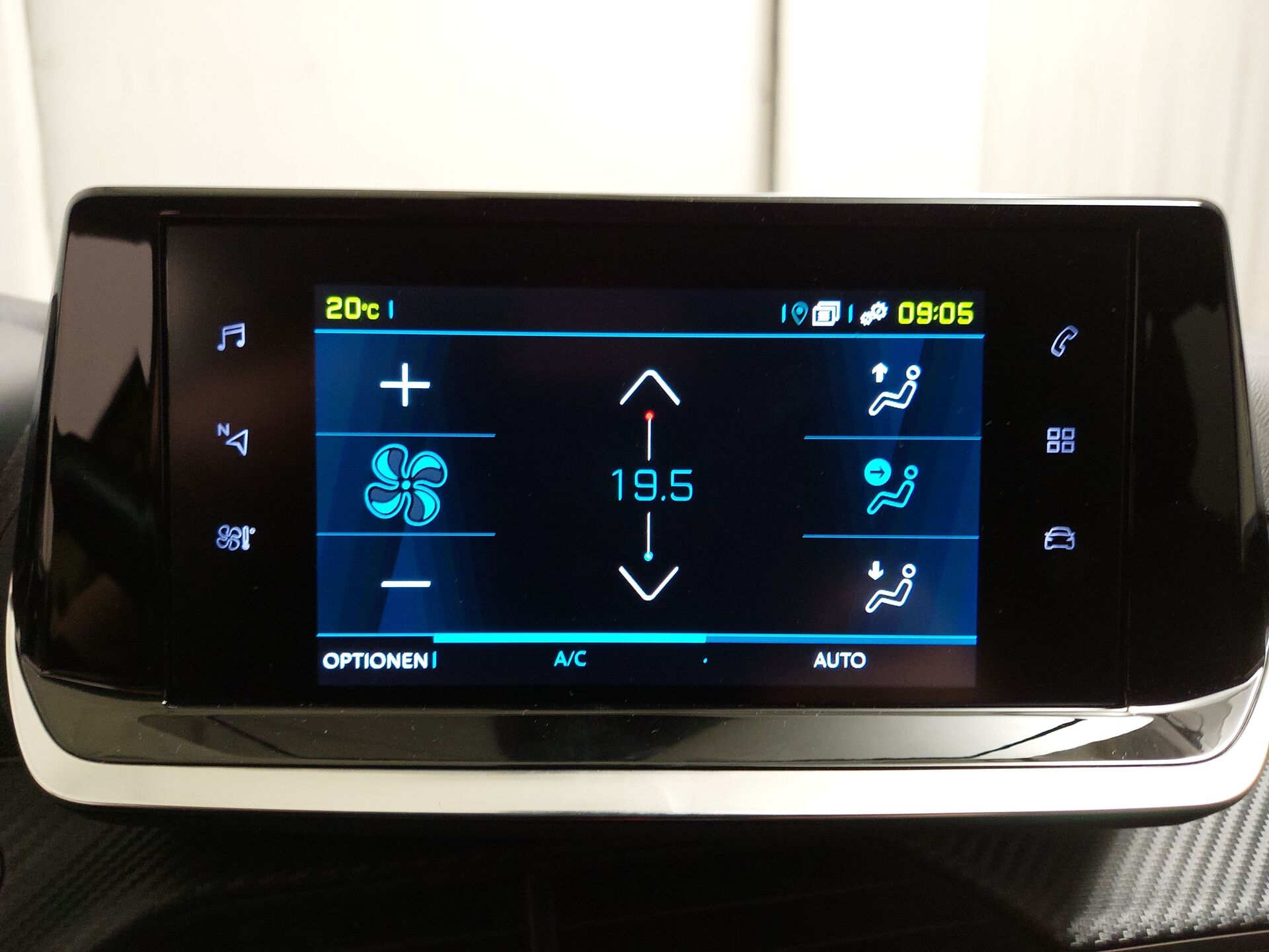 Peugeot 208 e-Style T-Leder Navi LED PDC 18