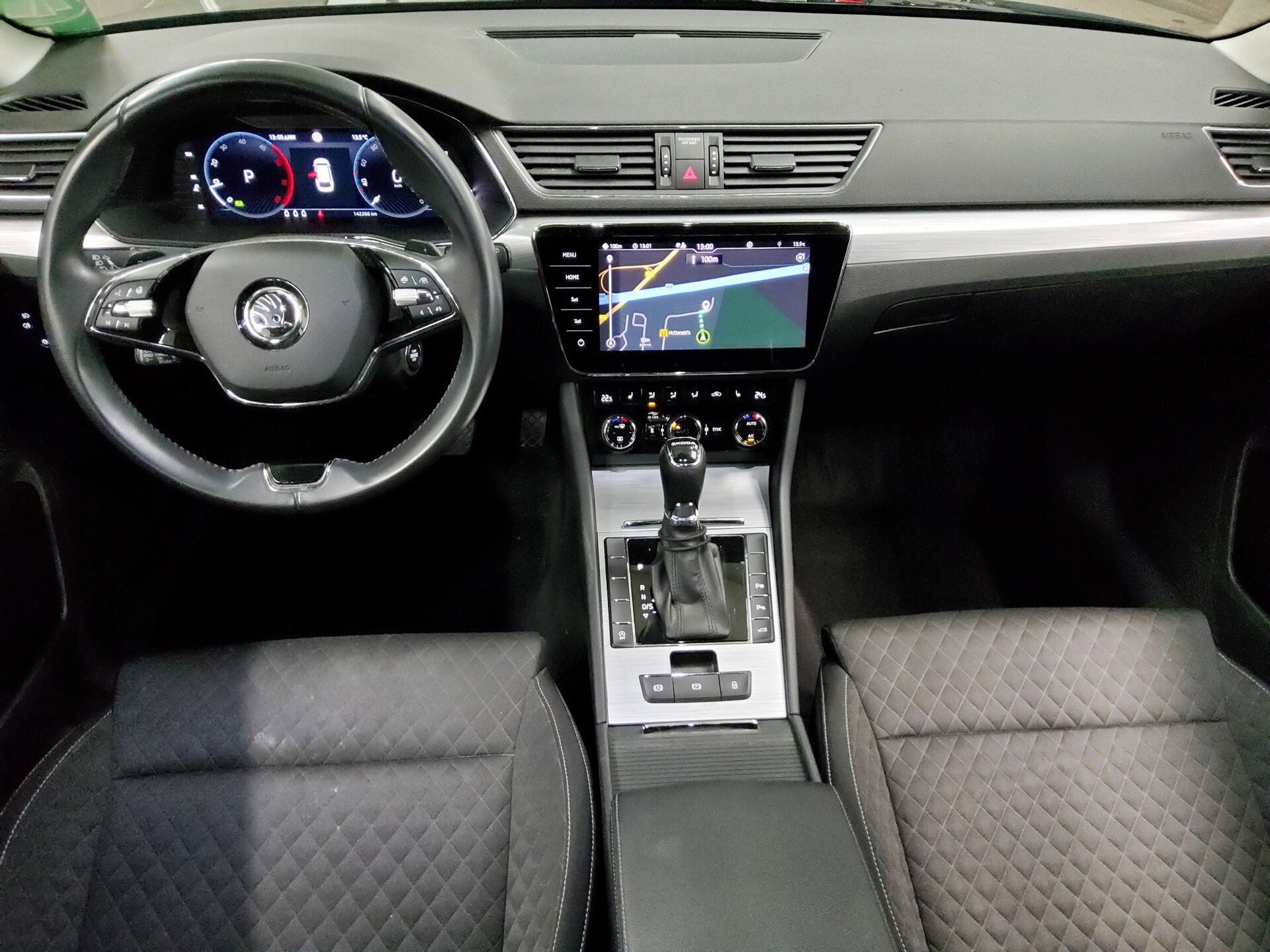 Skoda Superb Kombi 2.0 TDI Ambition Navi LED vc StHzg 5