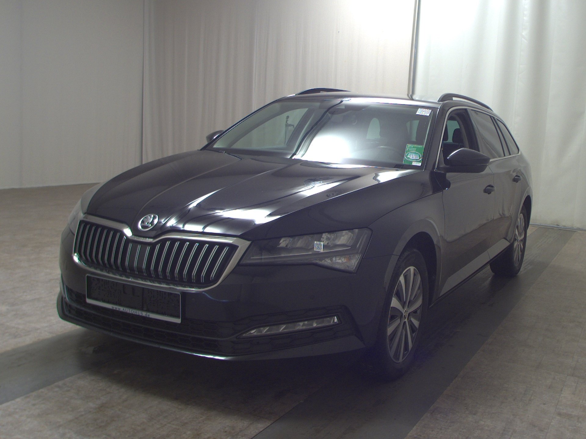 Skoda Superb Kombi 2.0 TDI Ambiente Navi LED VC RFK 2
