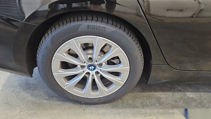 BMW 320e Touring Navi LED Shz PDC 12