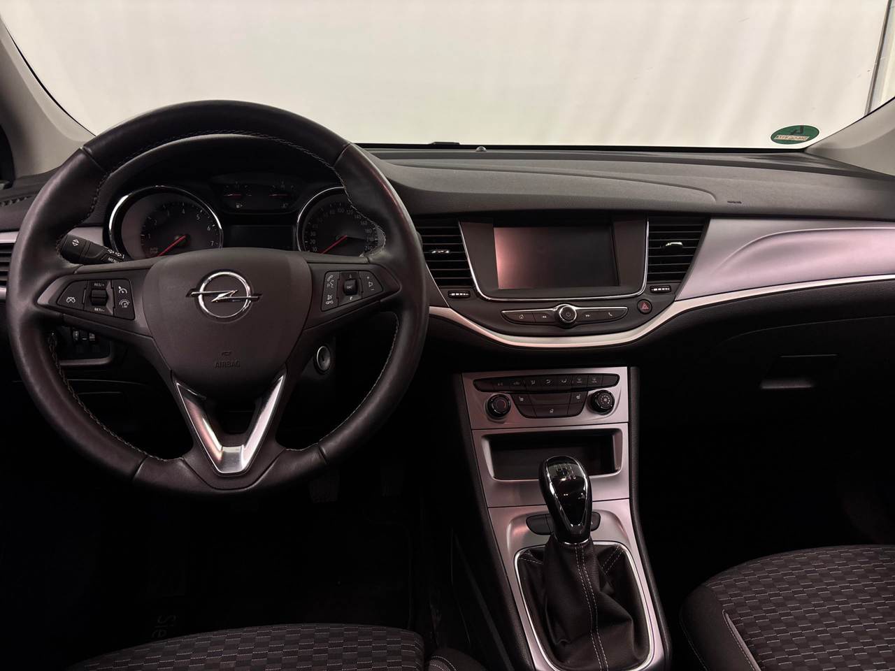 Opel Astra ST 1.2 Turbo Business Ed. NAVI LED ERGO-SITZ SHZ PDC 5